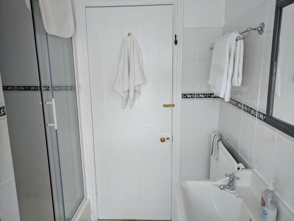 Bed and Breakfast No. 23 Wells Esterno foto